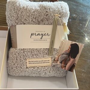 Demdaco hand cozy prayer gift